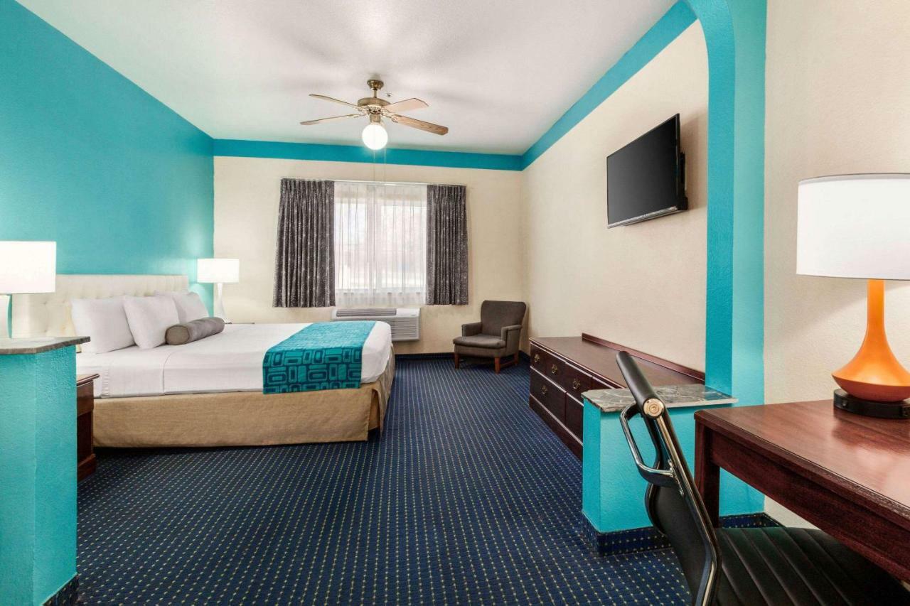 Howard Johnson By Wyndham & 2* San Antonio